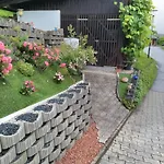 Ursula Velden וולדן אם וורתרסי