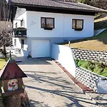 Ursula Velden וולדן אם וורתרסי